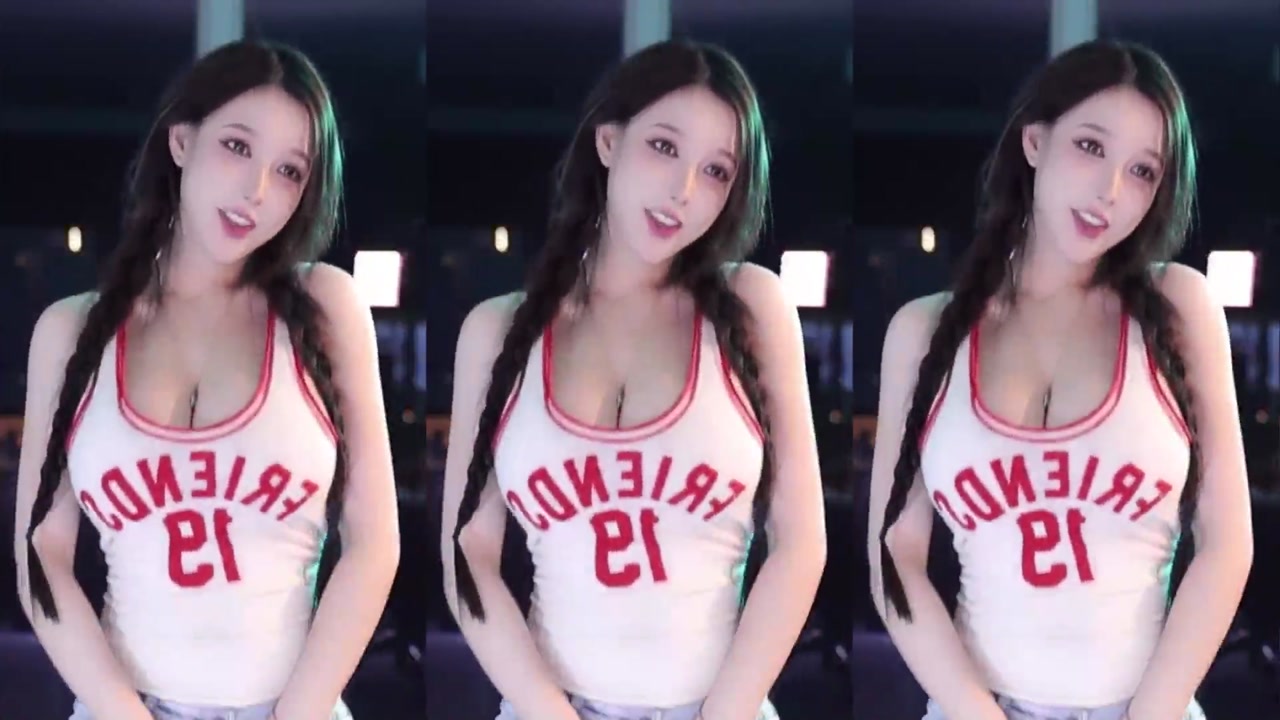 minana呀20230808 TikTok live with Chinese girls dancing 000003