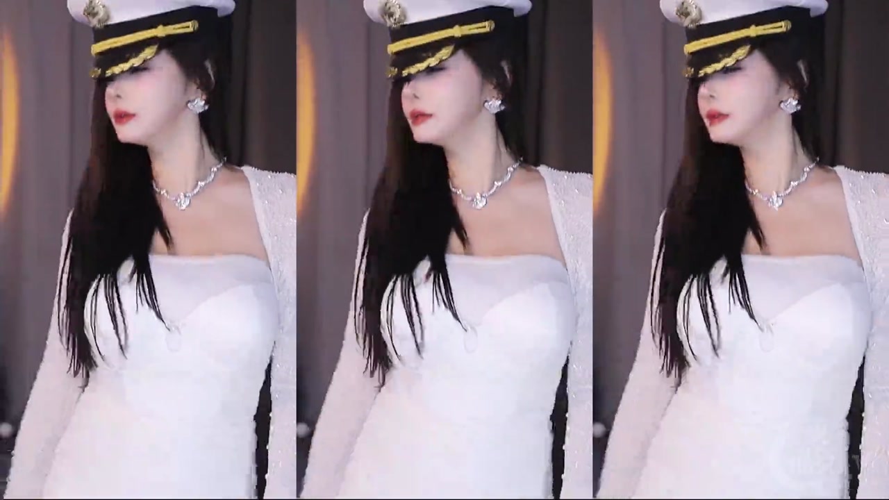 Douyin 张琪格[zhangqige]20231215 sexy female anchor from China dances 000000