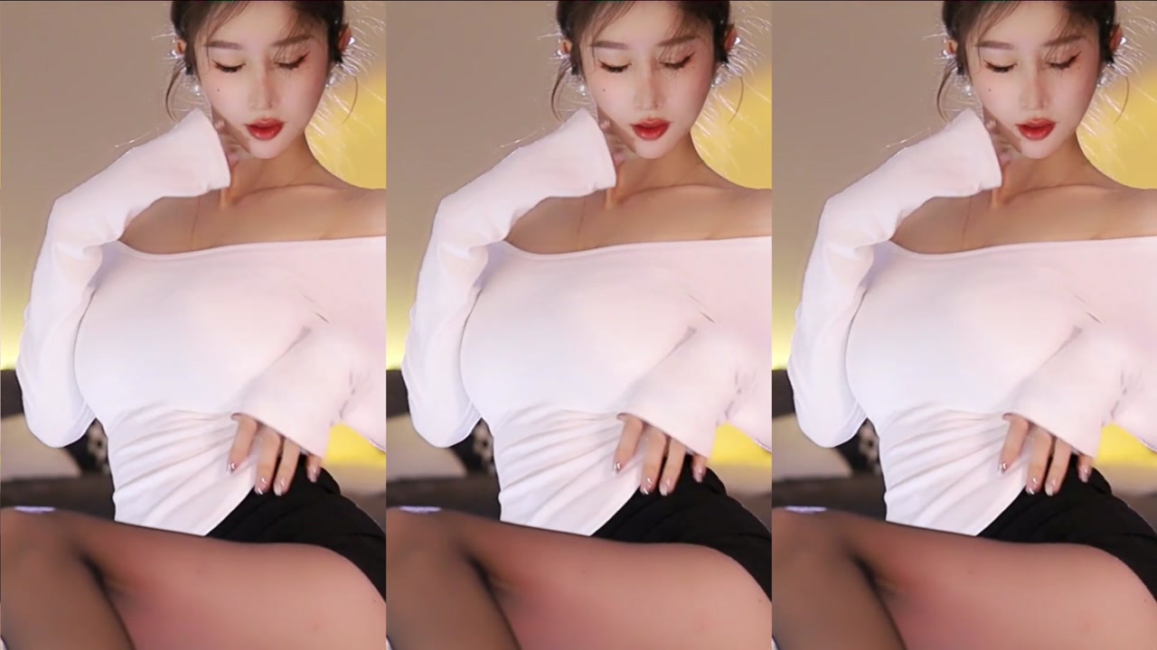 Douyin wenningczhu[温柠c丶]20231213 Chinese girl dancing meme 000003