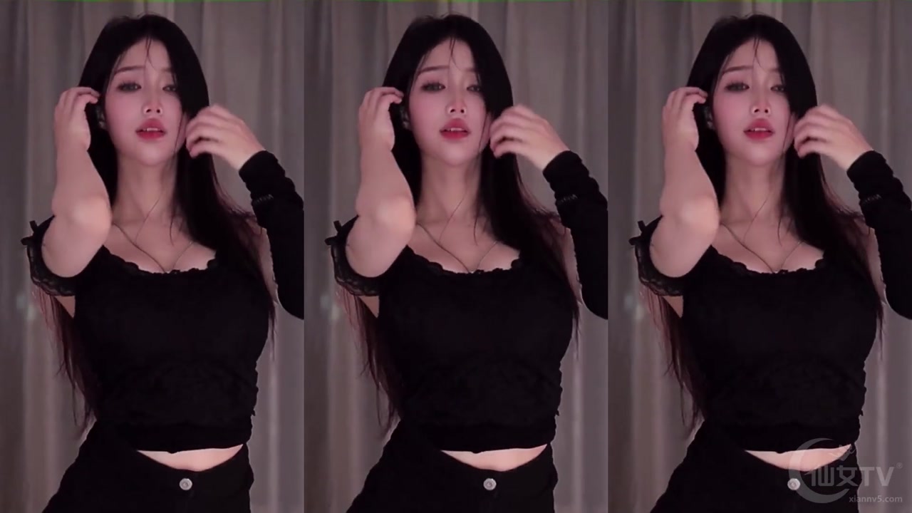 Huya 小火龙20230714 Chinese Douyu female anchor dances 000003