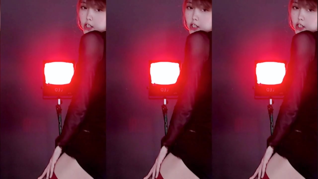 Douyin youershaonyubella[又耳少女Bella]20220119 TikTok live with Chinese girls dancing 203303