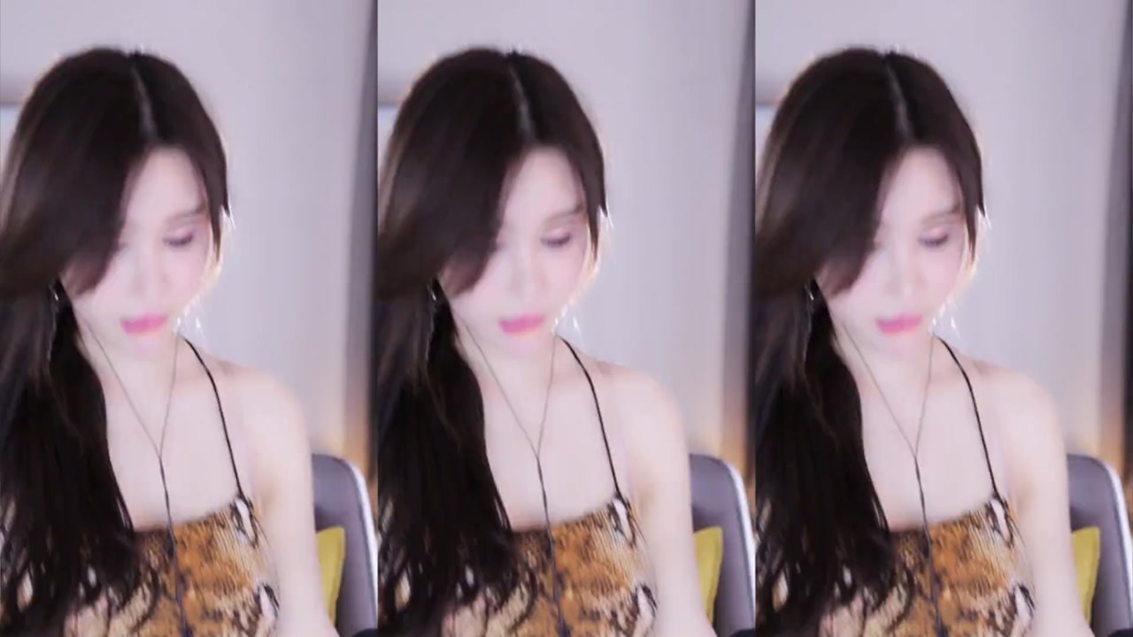 Chinese girl 优粒[youli]20220113 bilibili live Dance cut 220300