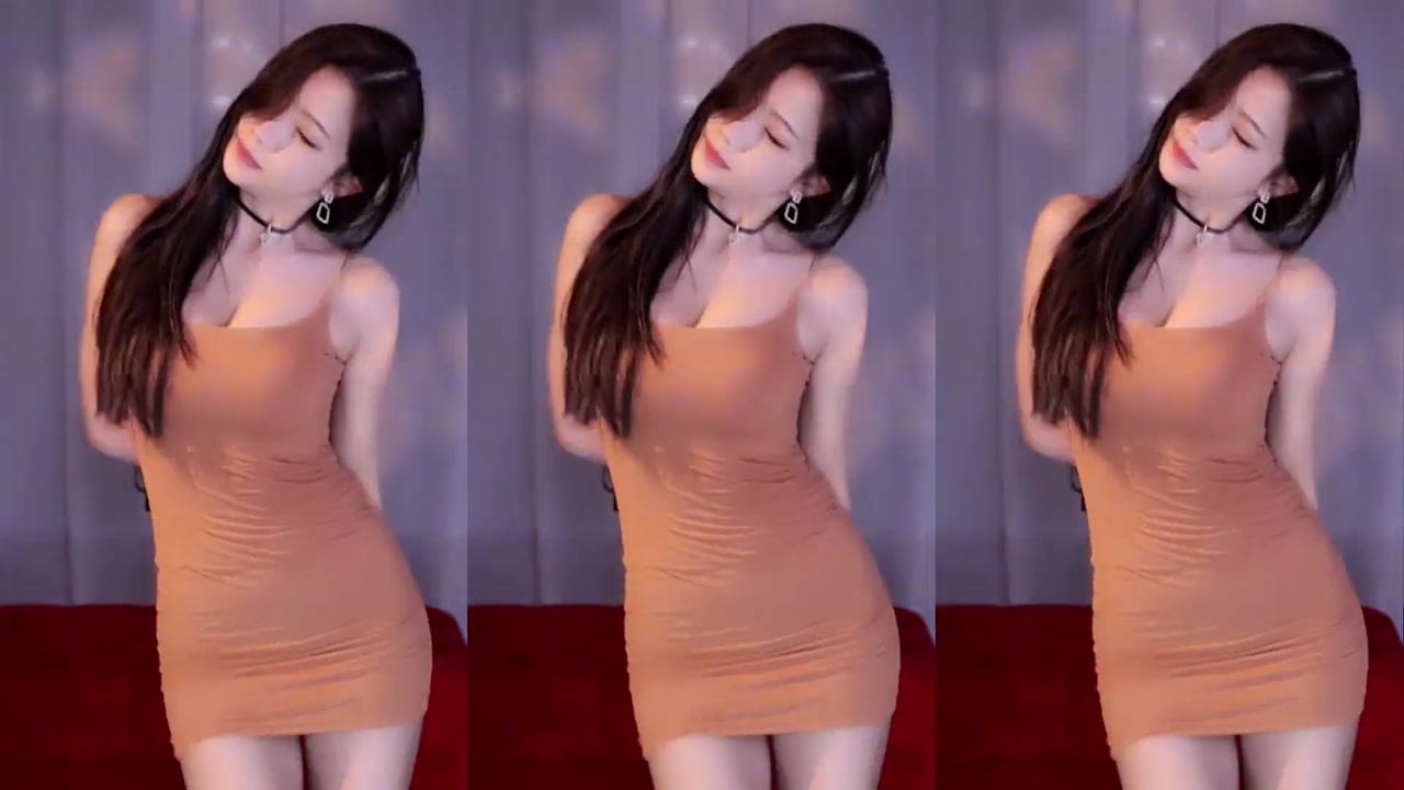 Chinese girl 一只萌七哟o[yizhimengqiyoo]20231222 Wechat live with Chinese girls dancing 000021