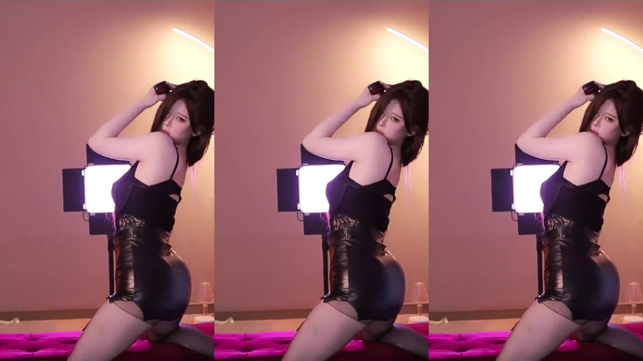Chinese girl xiaoshuixi[小水熙]20231030 Wechat live with Chinese girls dancing 000001
