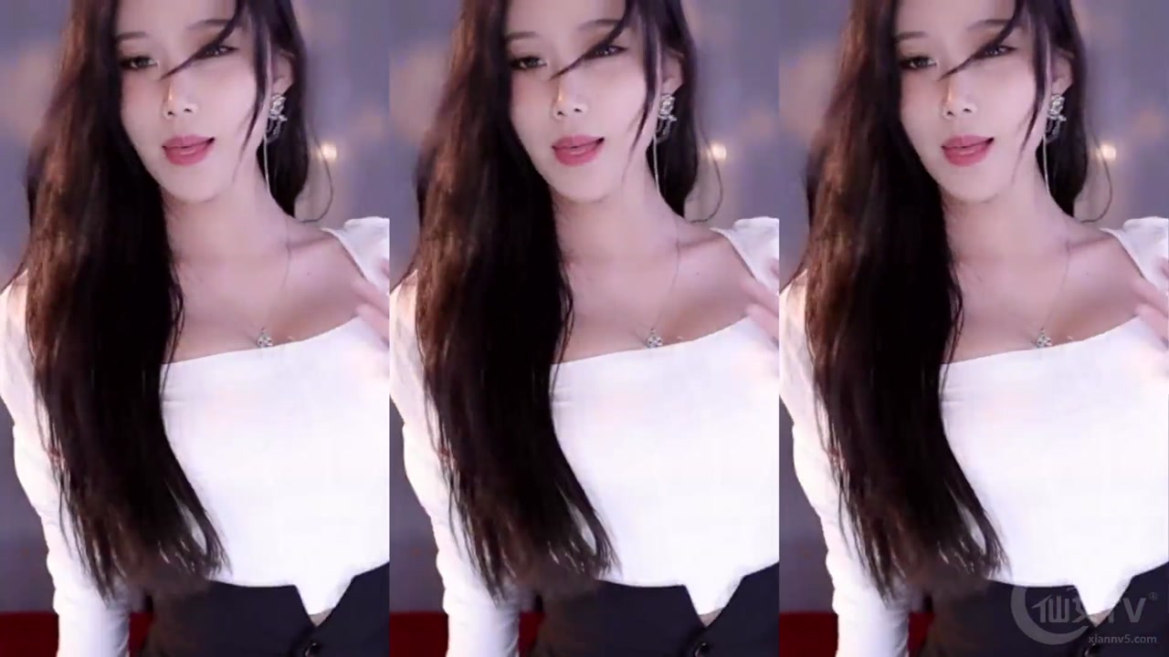 Chinese girl 一只萌七哟o[yizhimengqiyoo]20231219 douyinlive dancer Livestream Highlights 000001