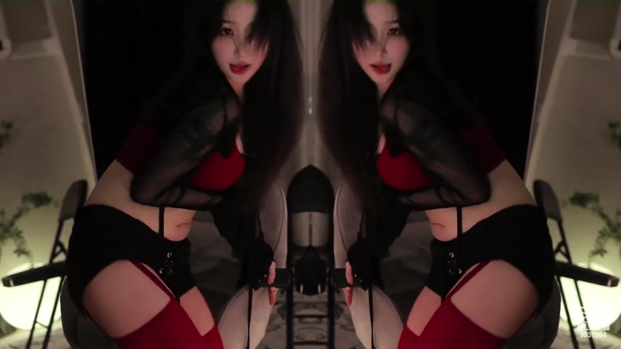 小火龙20230401 Chinese girl dancing meme 000010