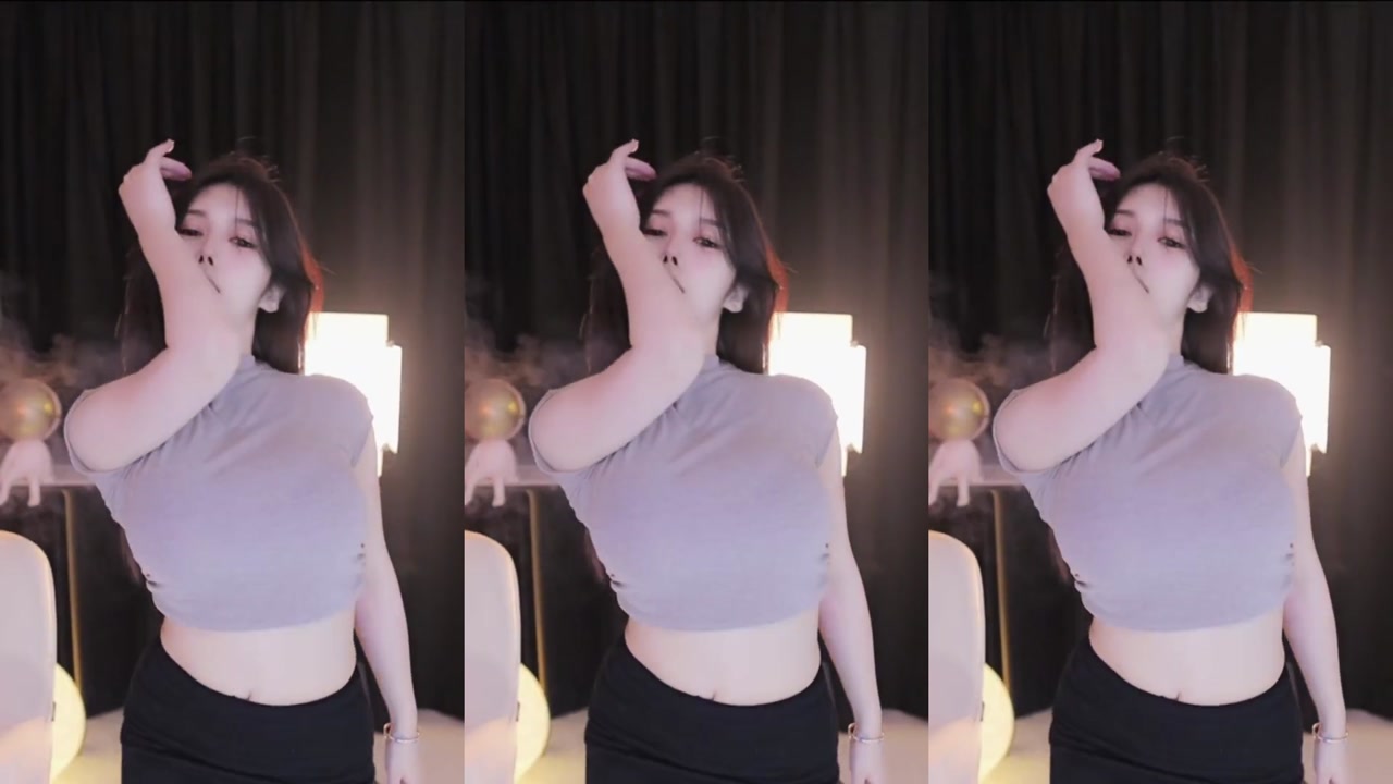 Chinese girl maozaizaisanfentang[猫崽崽三分糖]20230903 douyin live Dance Livestream Highlights 000028