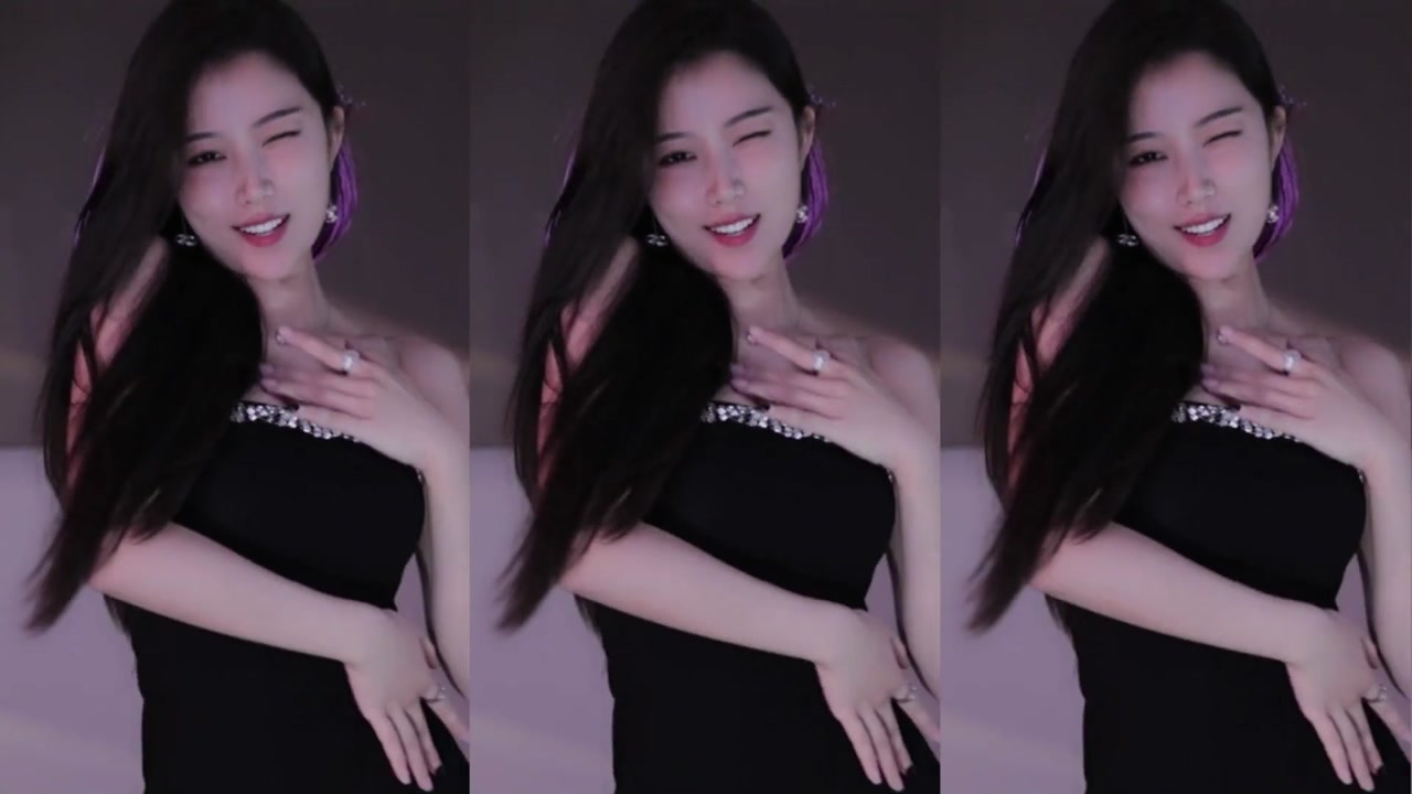 Douyin 一只萌七哟o[yizhimengqiyoo]20230613 Wechat live with Chinese girls dancing 000003