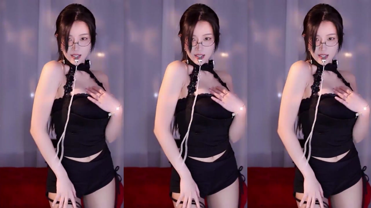 Chinese girl 一只萌七哟o[yizhimengqiyoo]20231221 huyalive dancer 000010