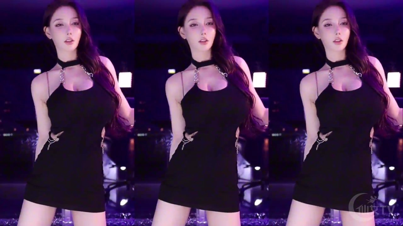 Huya minana呀20231208 TikTok live with Chinese girls dancing 000001
