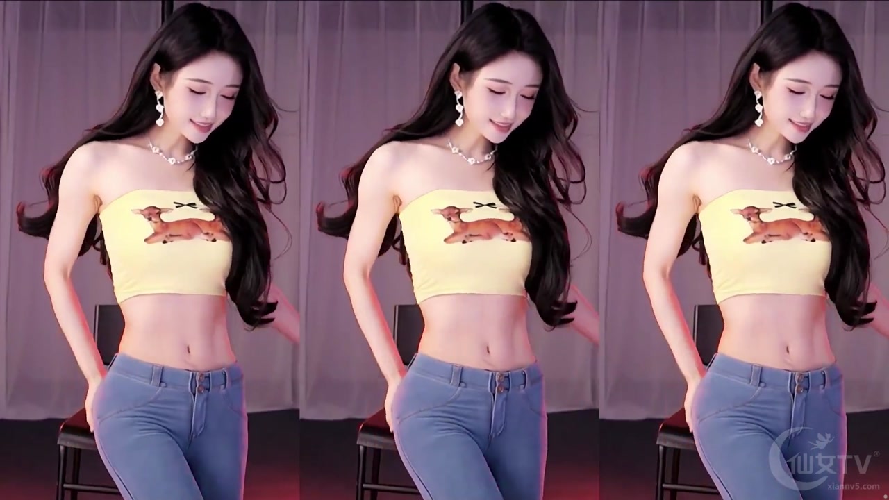 Chinese girl 坏空空[huaikongkong]20230722 TikTok live with Chinese girls dancing 000021