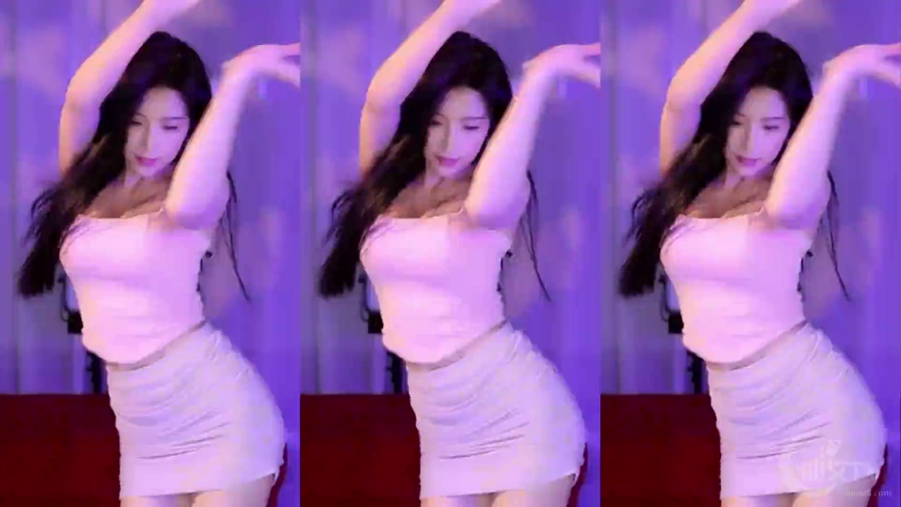 Douyin yizhimengqiyoo[一只萌七哟o]20231223 Chinese girl live stream 000036