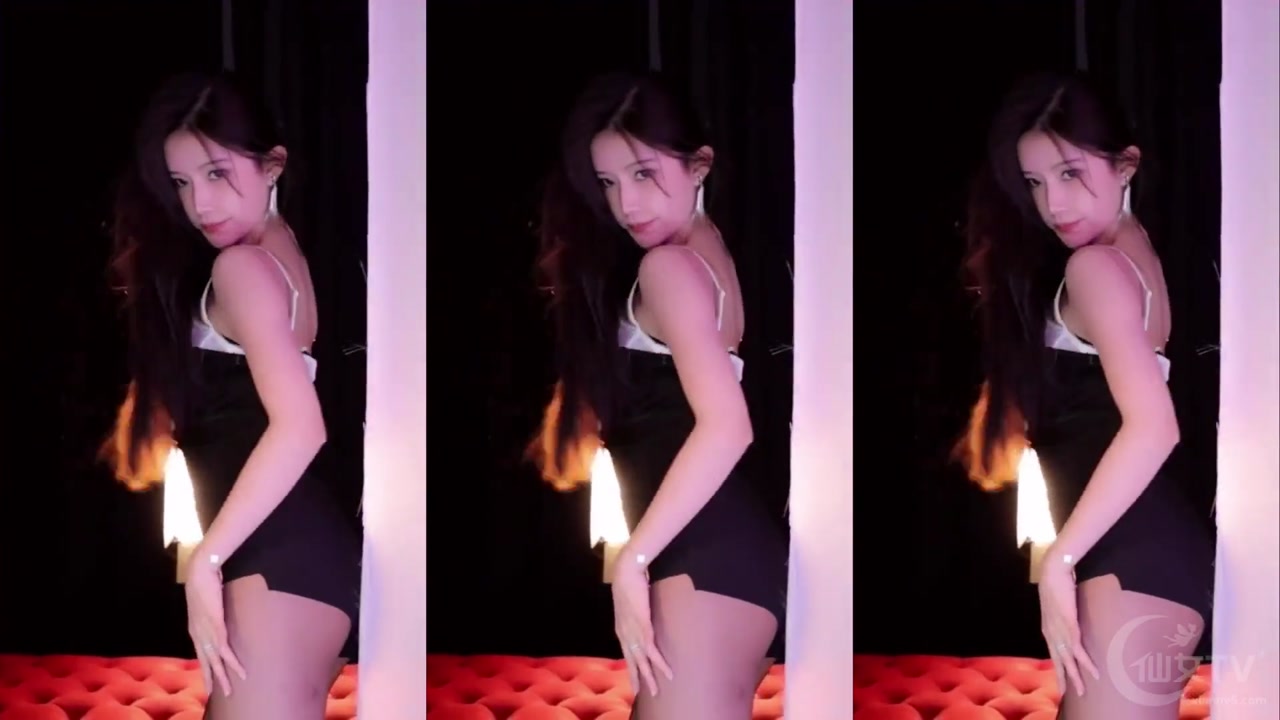 Chinese girl yizhimengqiyoo[一只萌七哟o]20240122 Wechat live with Chinese girls dancing 000003