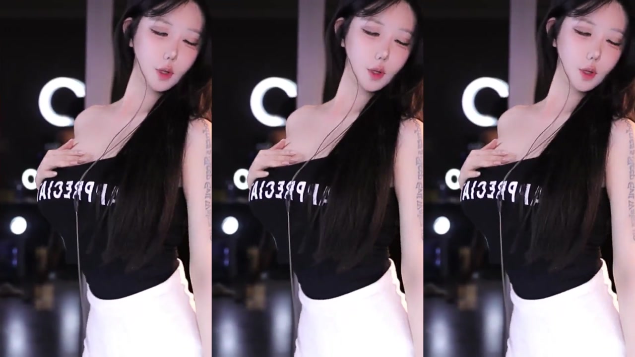 Huya 徐宅宅20231104 Chinese girl dances 000000