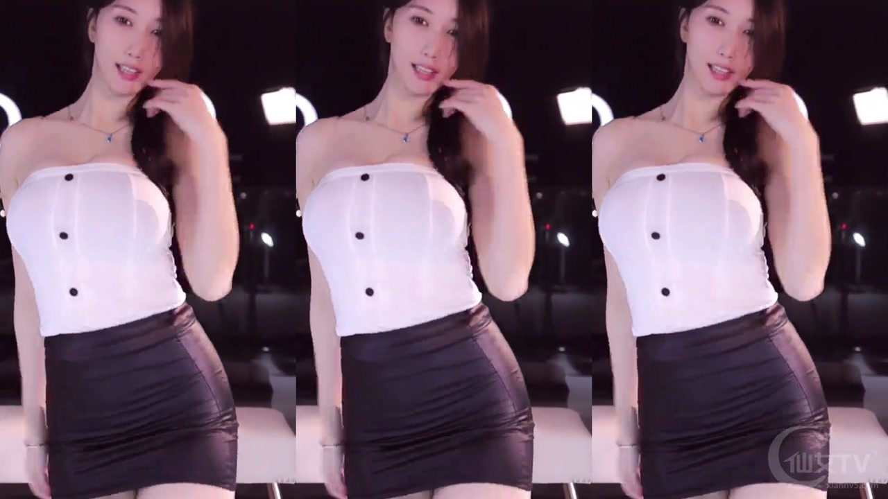 Douyin 小小玉酱[xiaoxiaoyujiang]20231011 pretty chinese girl live dance 000003