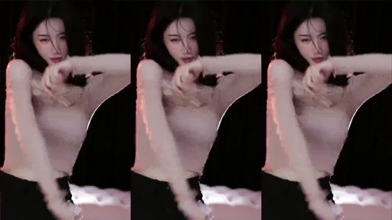 Chinese girl qingtaimiss[青台miss]20230913 bilibili live Dance cut 000003