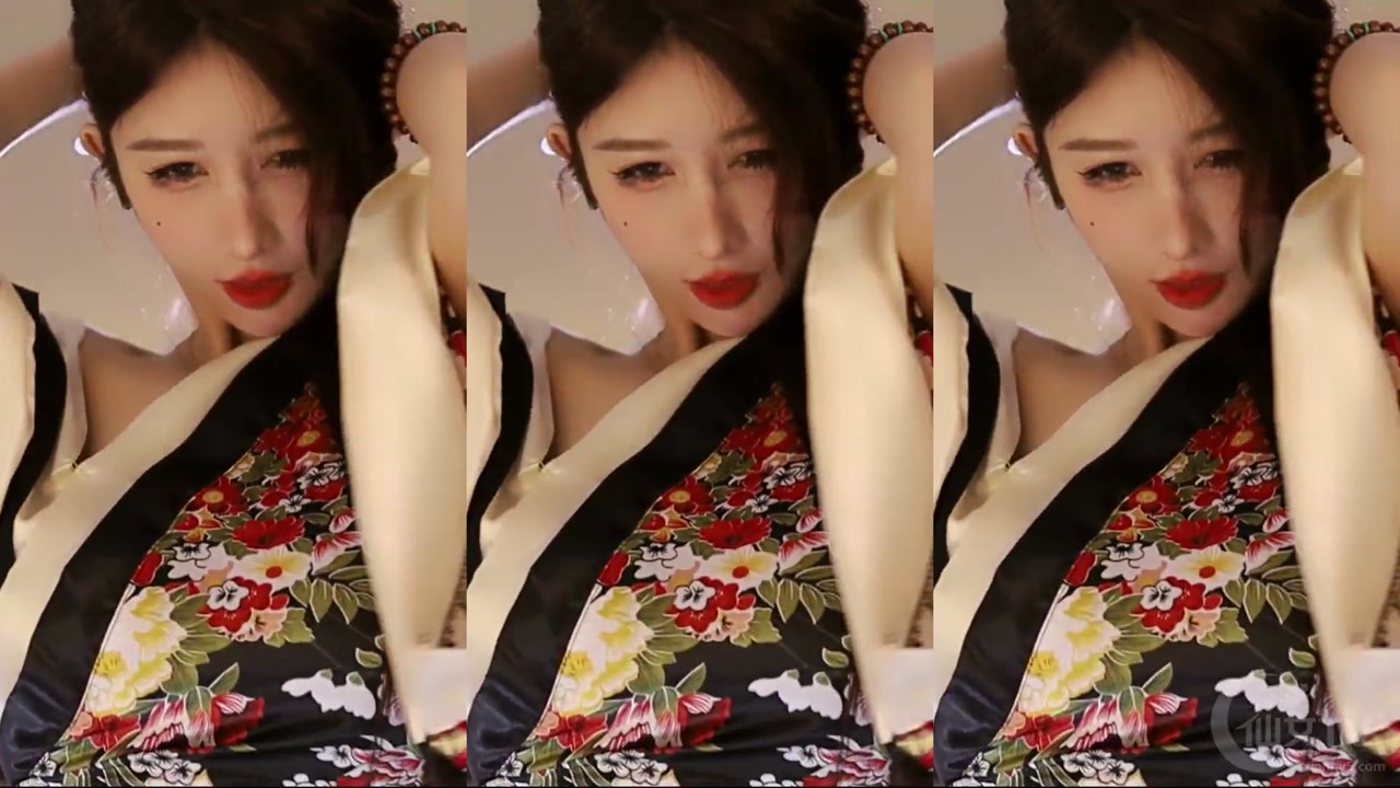 Douyin 温柠c丶[wenningczhu]20230927 A beautiful female anchor from China 000001