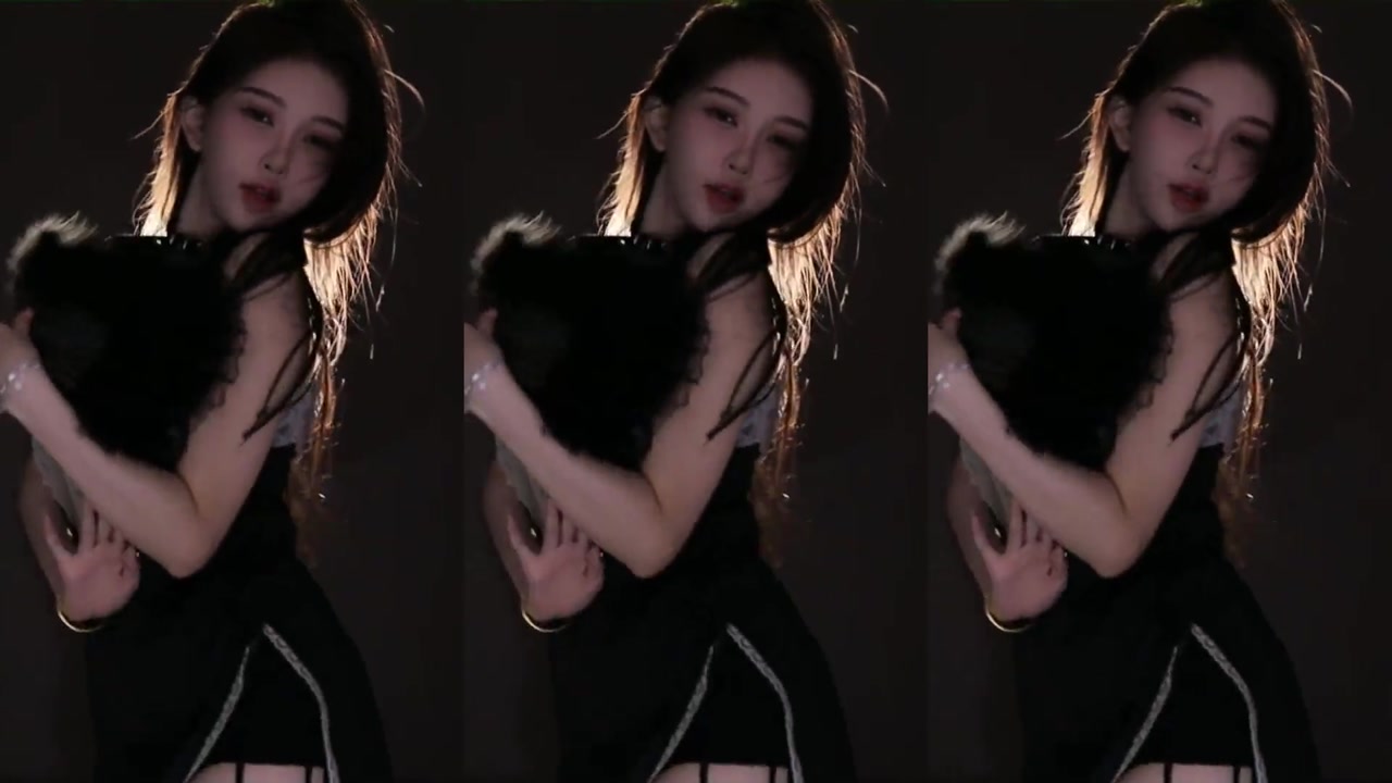 Chinese girl 南妹儿[nanmeier]20230613 Adorable Chinese Girl Group Dance Live 000010