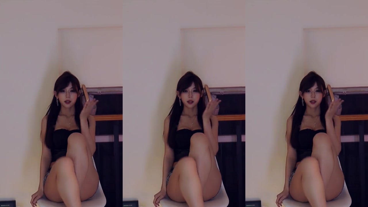 Huya 羊小雪20230712 Chinese girl dancing meme 000010