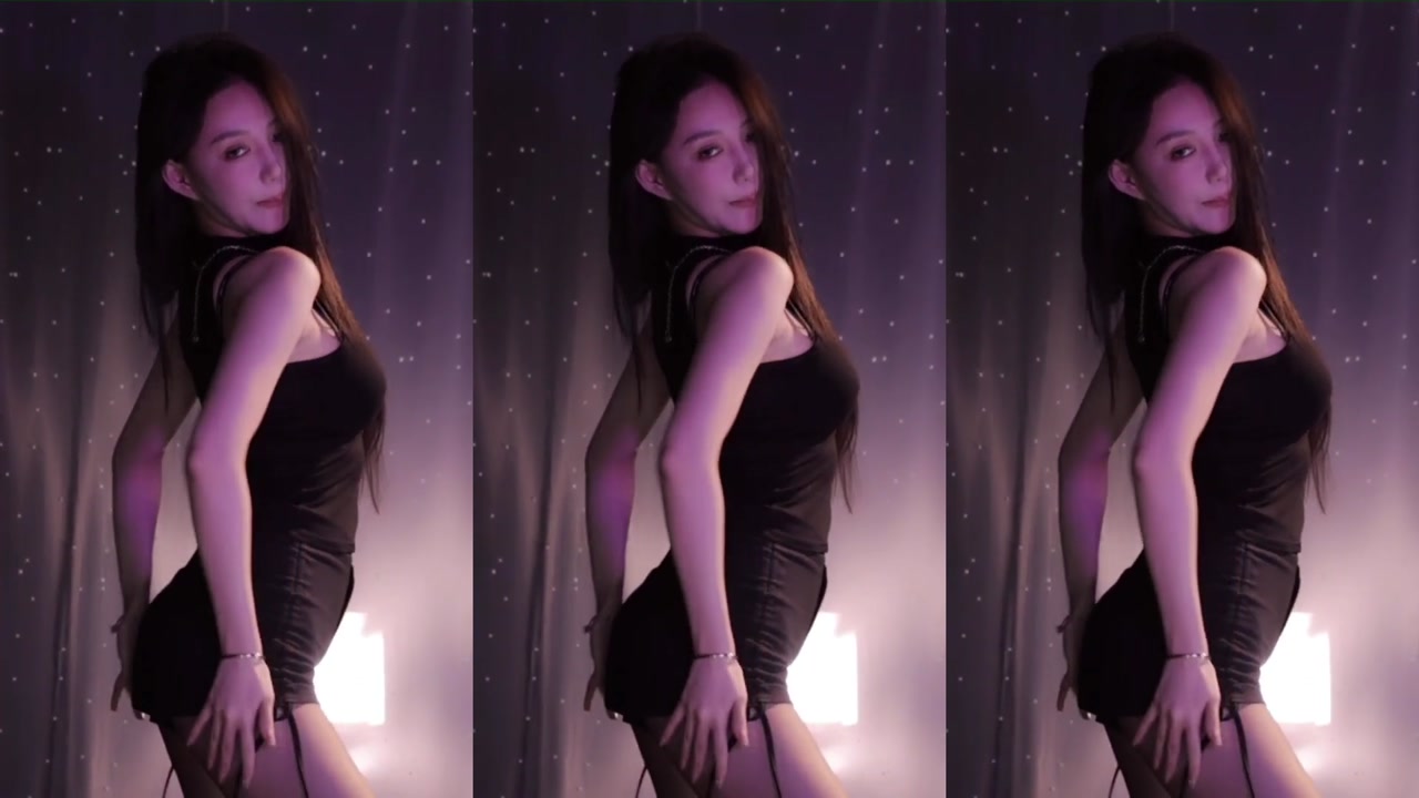 Douyin 王雨檬呀[wangyumengya]20231219 Wechat live with Chinese girls dancing 000000
