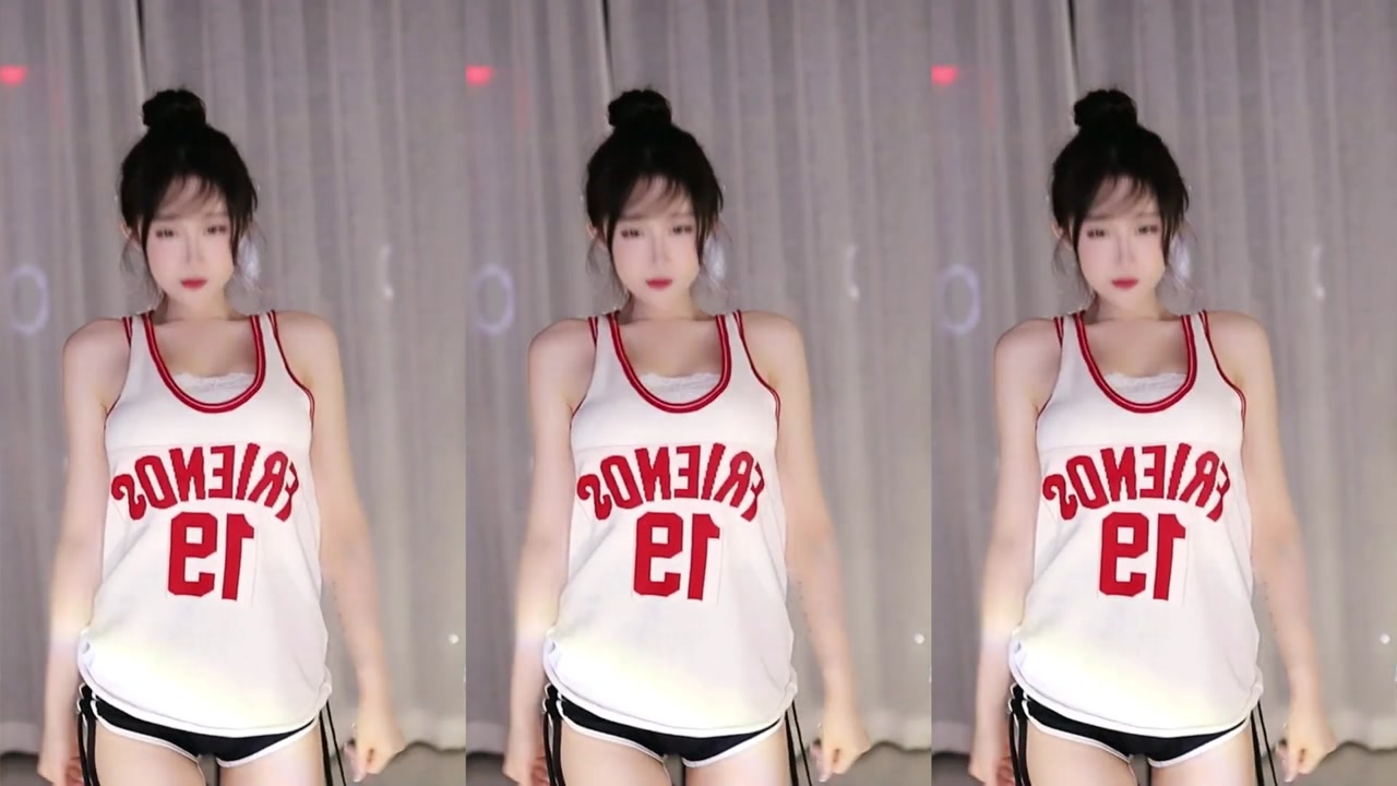 Douyin 奶言艾[naiyanai]20230622 Chinese girl dancing meme 000001