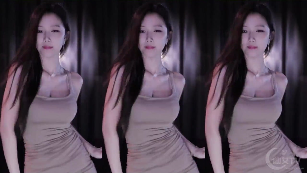 Douyin yizhimengqiyoo[一只萌七哟o]20230804 Chinese girl live dance 000003