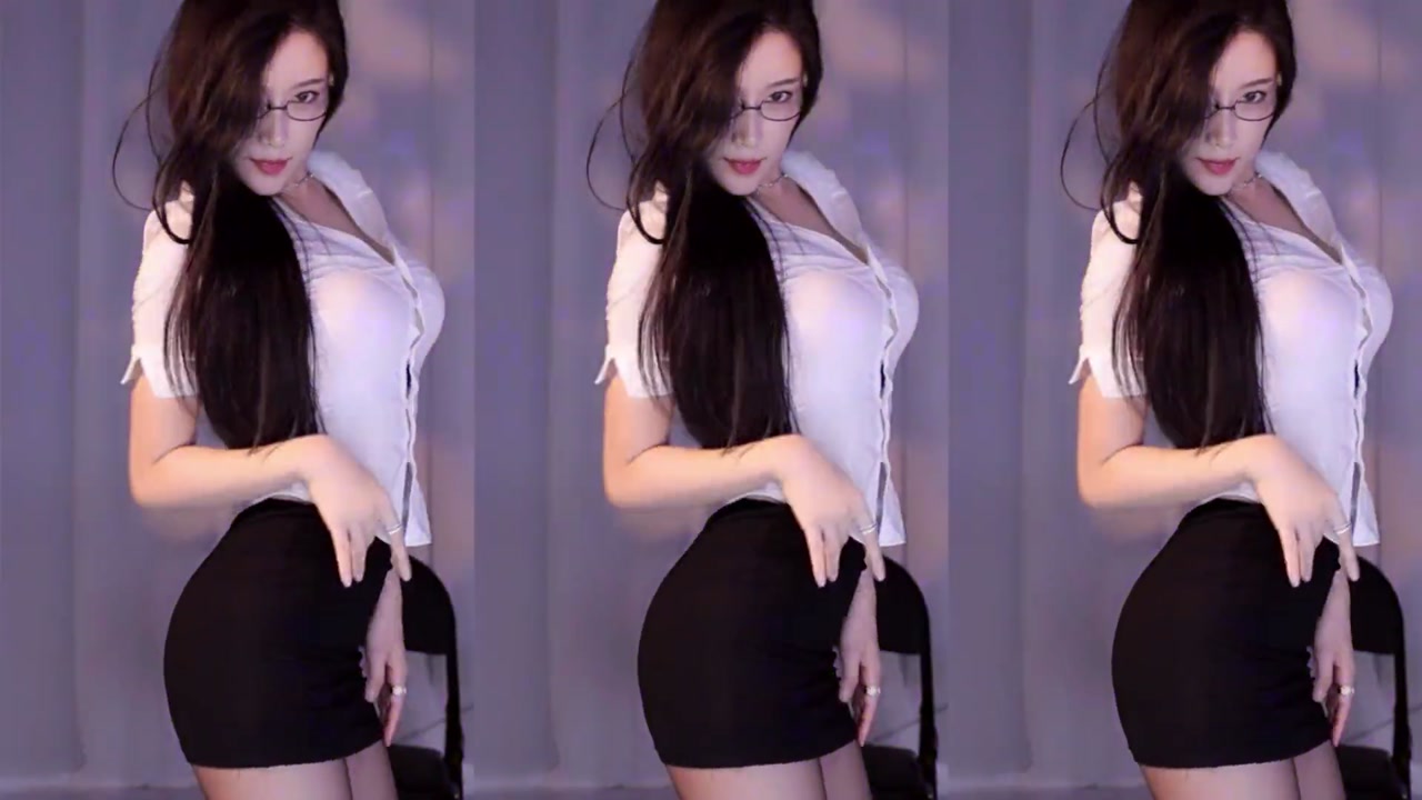 Huya 一只萌七哟o20231213 Chinese girl live stream 000036