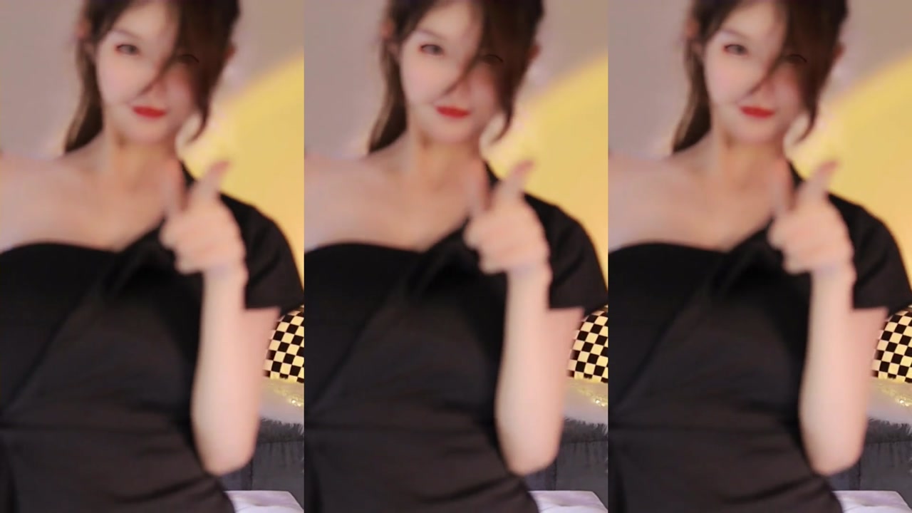 Douyu 温柠c丶20231030 TikTok live with Chinese girls dancing 000006