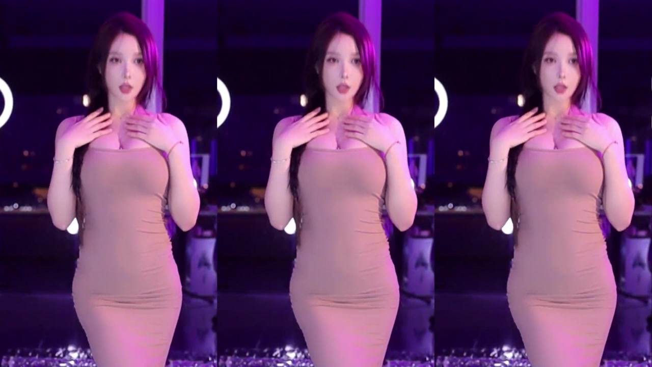 Chinese girl minana呀[minanaya]20230705 sexy female anchor from China dances 000045