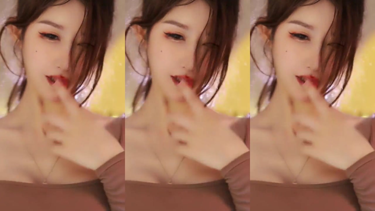 Douyin 温柠c丶[wenningczhu]20231030 Adorable Chinese Girl Group Dance Live 000036