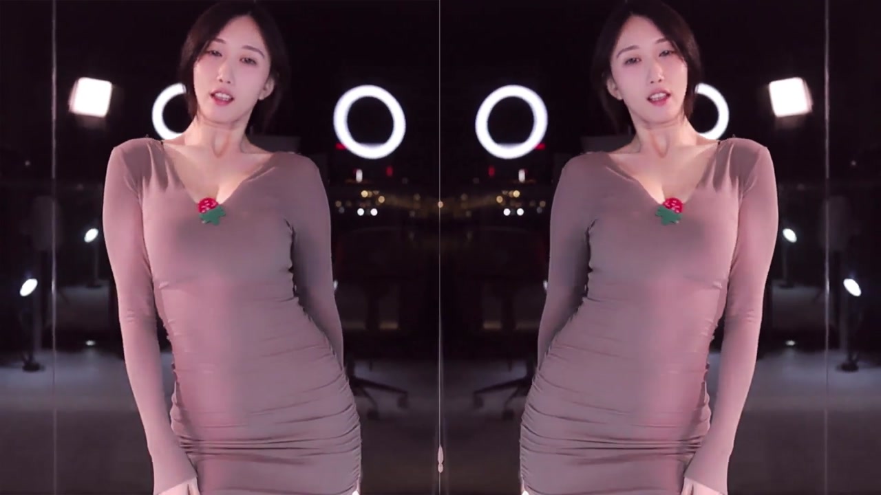 Chinese girl 小小玉酱[xiaoxiaoyujiang]20230919 Douyu live Dance Livestream Highlights 000003