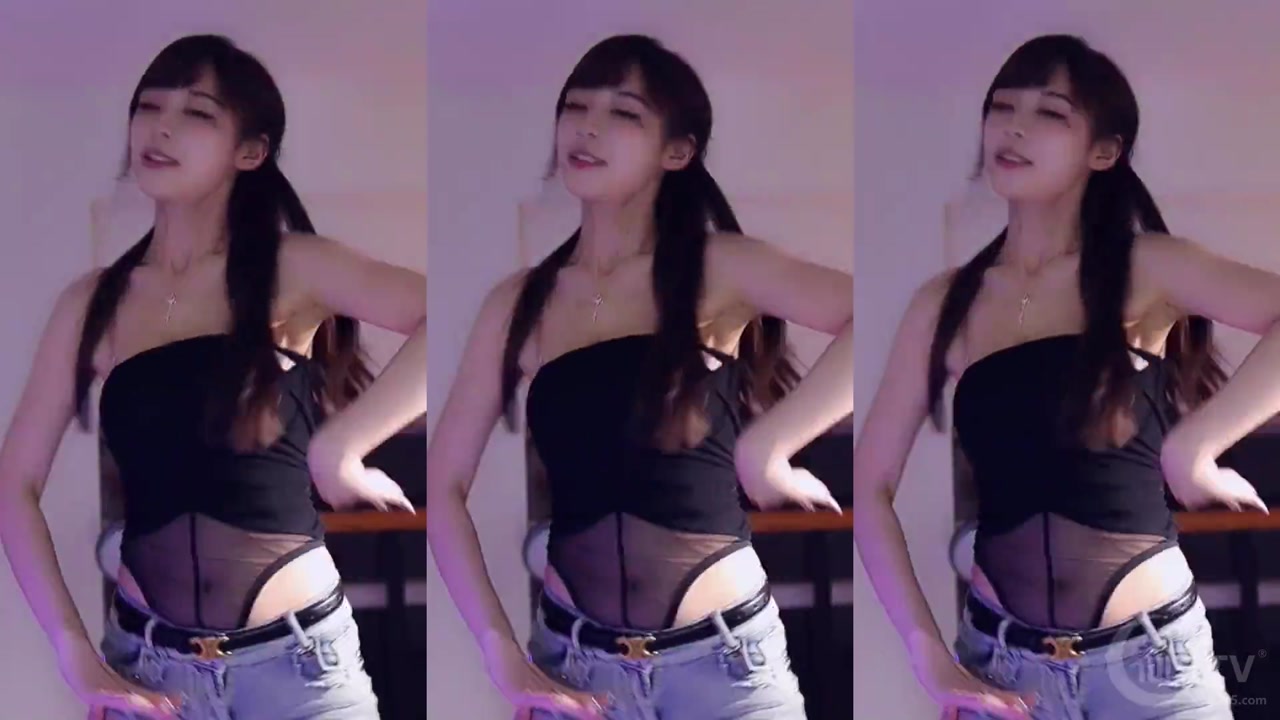 Chinese girl 羊小雪[yangxiaoxue]20230724 douyinlive dancer Livestream Highlights 000003