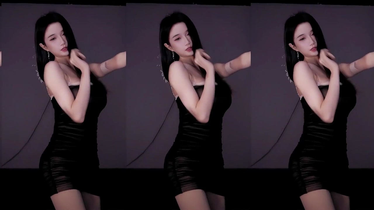 Douyin huaikongkong[坏空空]20230417 Wechat live with Chinese girls dancing 000003