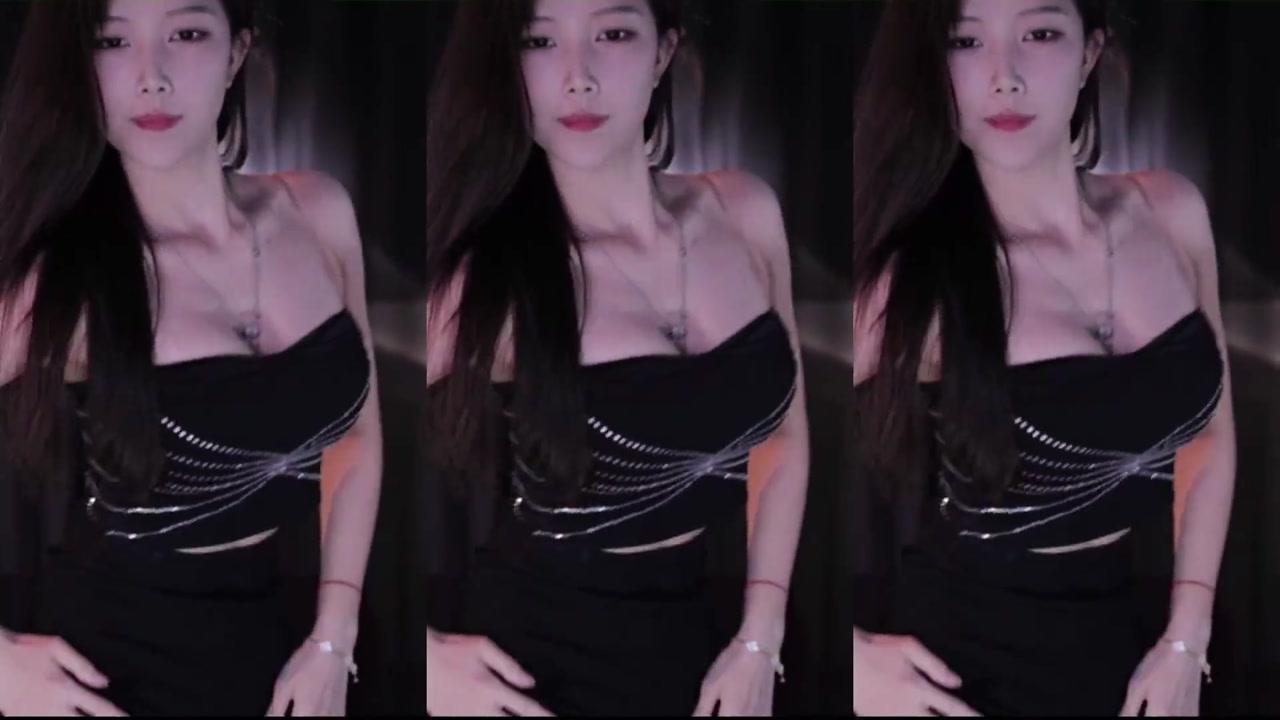 Douyin 一只萌七哟o[yizhimengqiyoo]20230811 Chinese girl dancing meme 000015