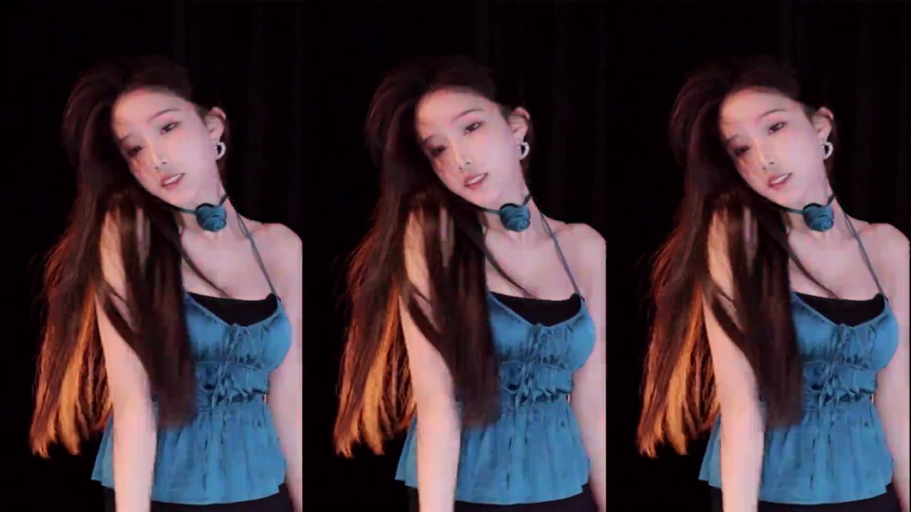 Huya 一只萌七哟o20240123 Chinese Douyu female anchor dances 000010