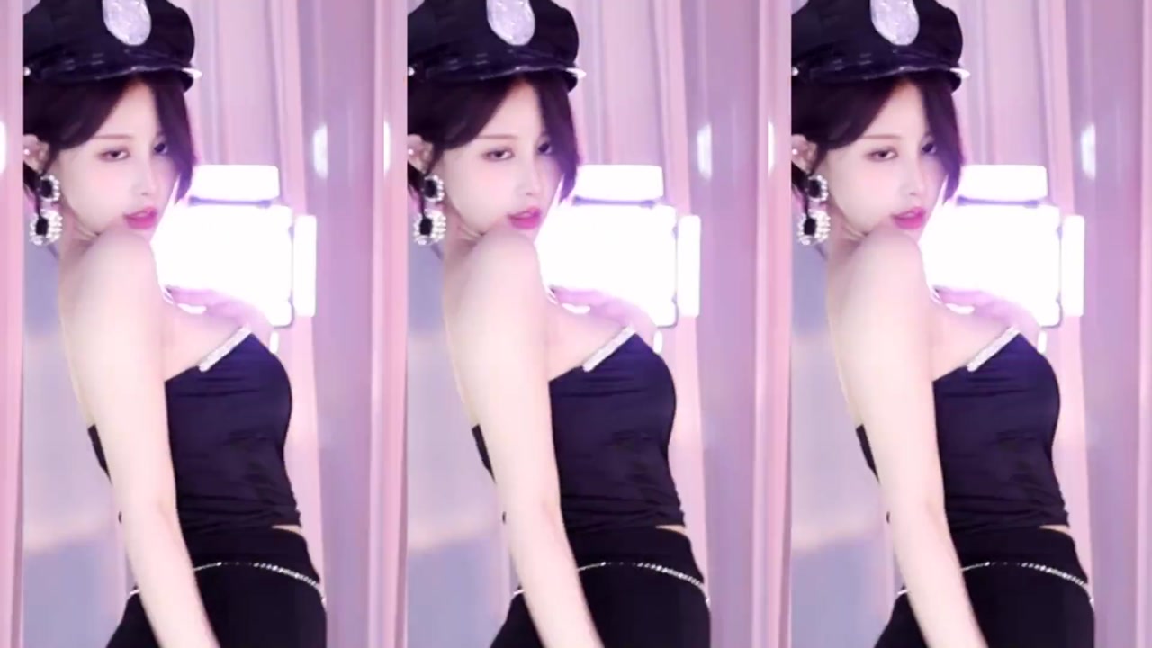 Douyu 三岁伊丶20220117 Chinese girl live streamingCute Chinese Girls Dance Livestream Highlights 221803