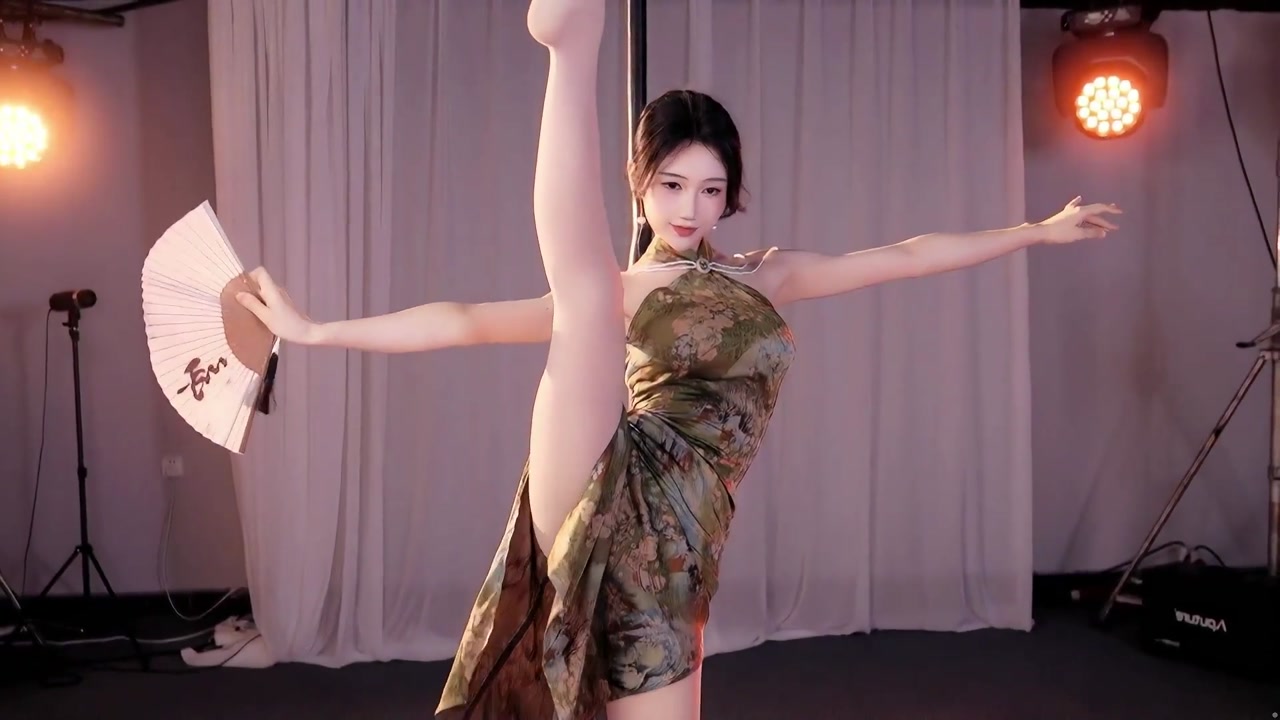 Huya 坏空空20230806 Chinese girl live stream 000021