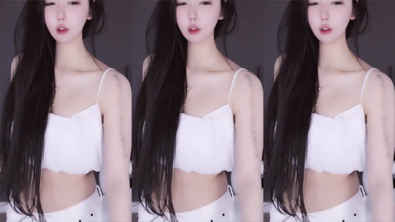 Douyin xuzhaizhai[徐宅宅]20220126 bilibili live Dance cut 001701