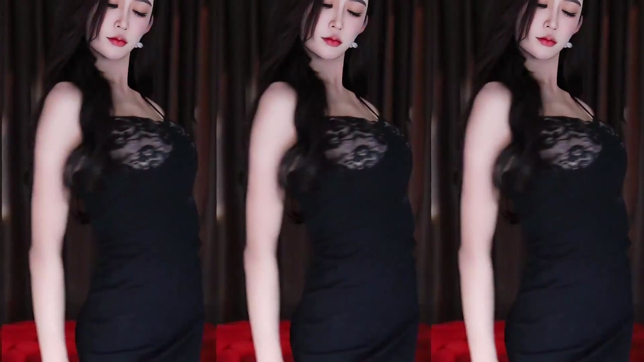 Huya 长腿兮兮20231228 Adorable Chinese Girl Group Dance Live 000006