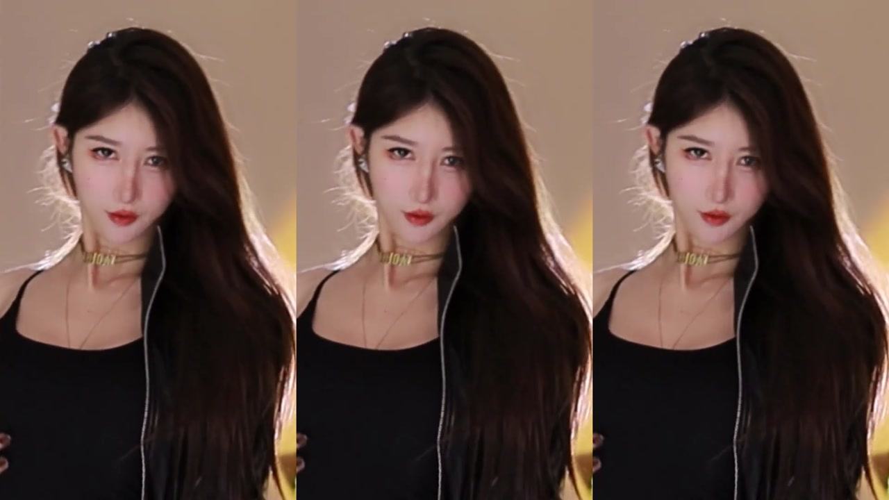 Chinese girl 温柠c丶[wenningczhu]20231106 Wechat live with Chinese girls dancing 000118