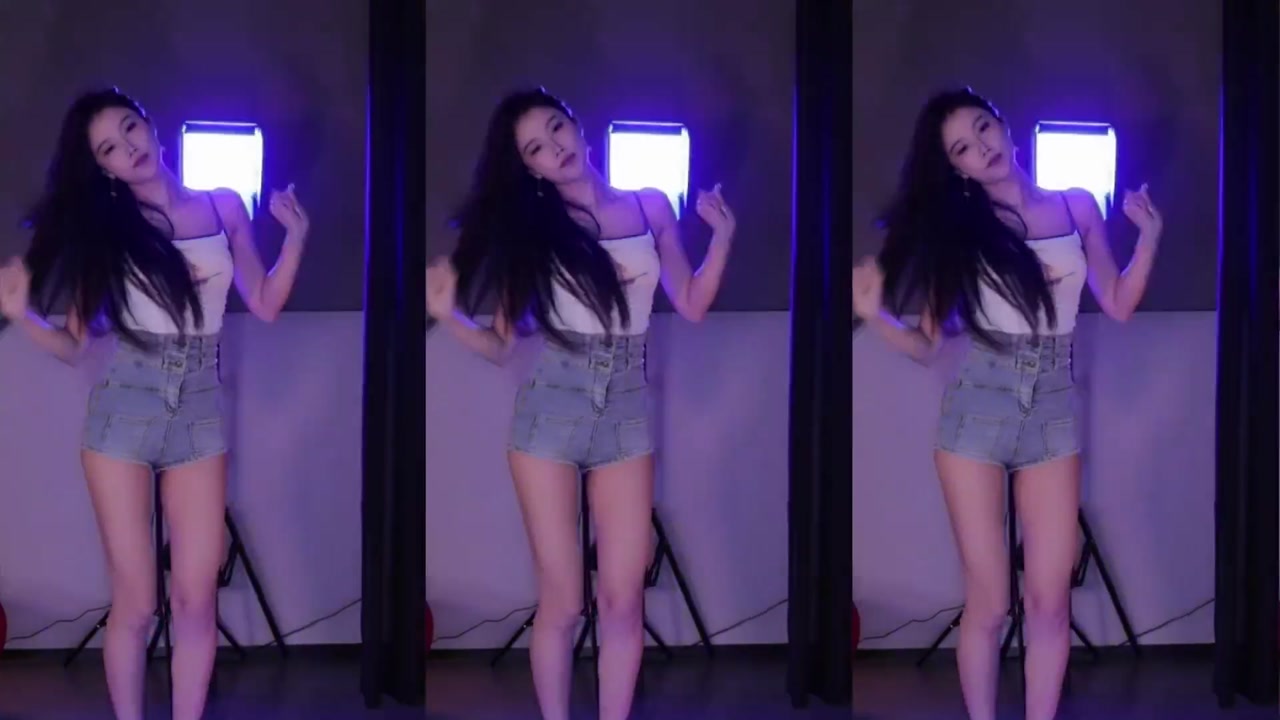 一只萌七哟o20230524 pretty chinese girl live dance 000010