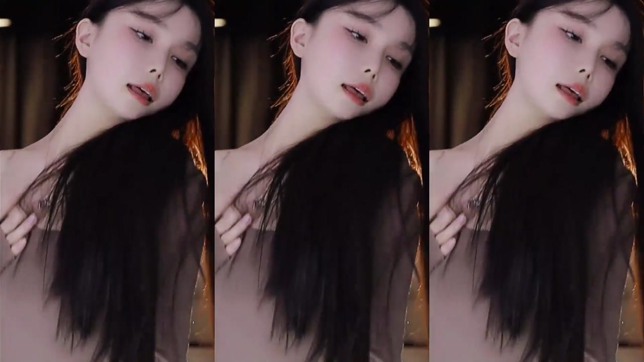 Huya 湖南小橙子20231216 TikTok live with Chinese girls dancing 000006