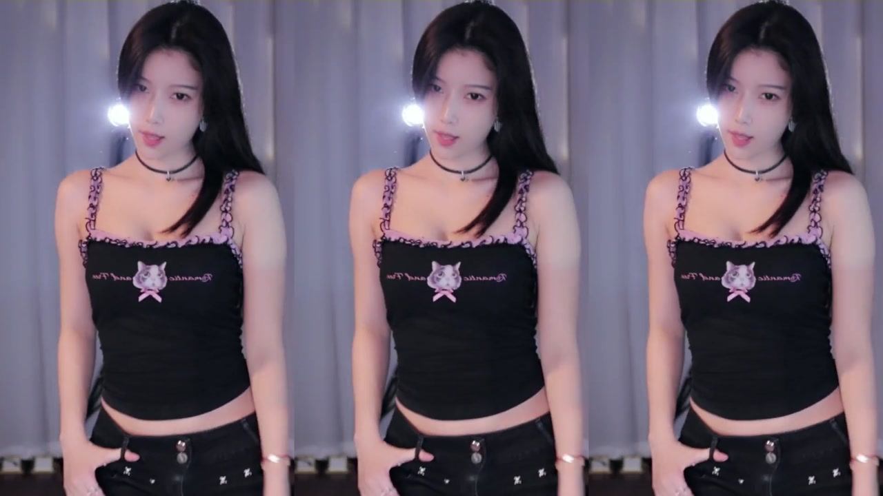 一只萌七哟o20231014 Adorable Chinese Girl Group Dance Live 000006