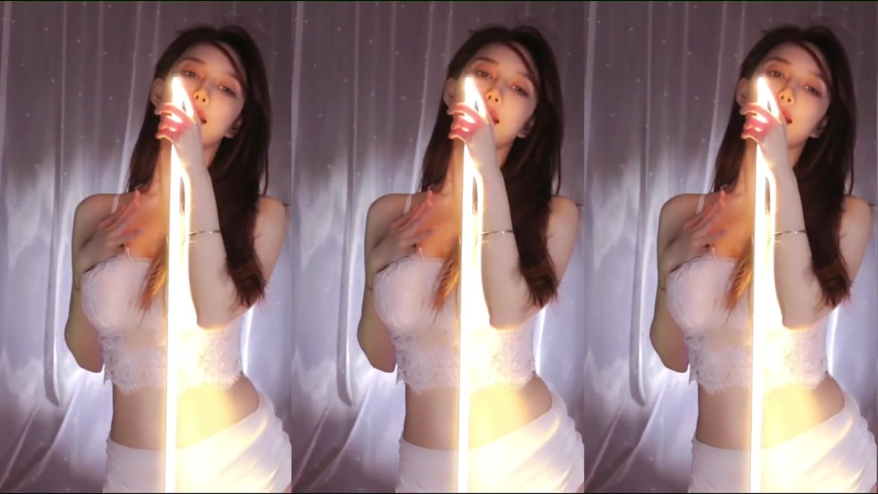 Douyu 王雨檬呀20230406 Wechat live with Chinese girls dancing 000003