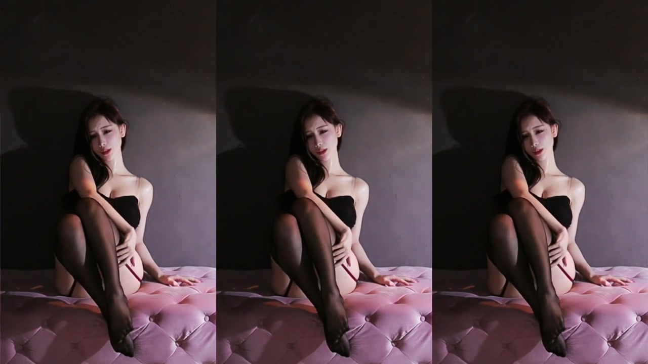 Huya 小棉袄20230414 TikTok live with Chinese girls dancing 000001