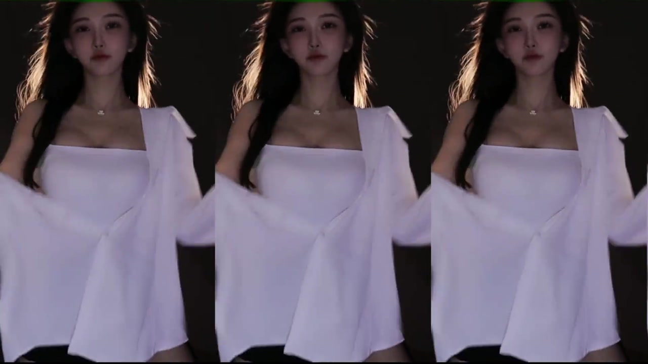 Chinese girl nanmeier[南妹儿]20230612 A beautiful female anchor from China 000003