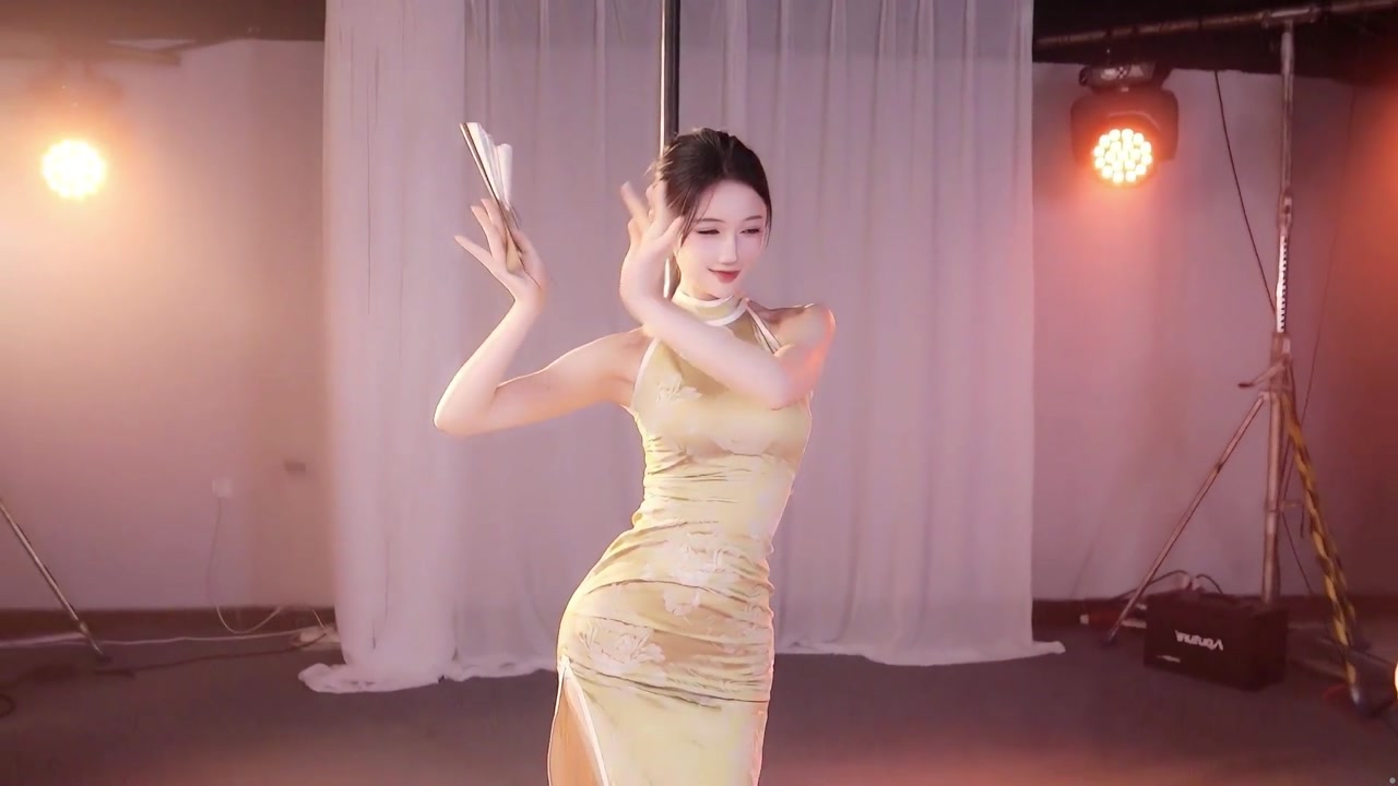 Huya 坏空空20231002 Sexy Chinese Girl Dance 000010