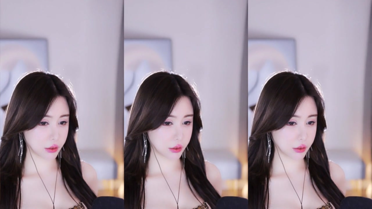 Douyin 优粒[youli]20220113 sexy female anchor from China dances 225900