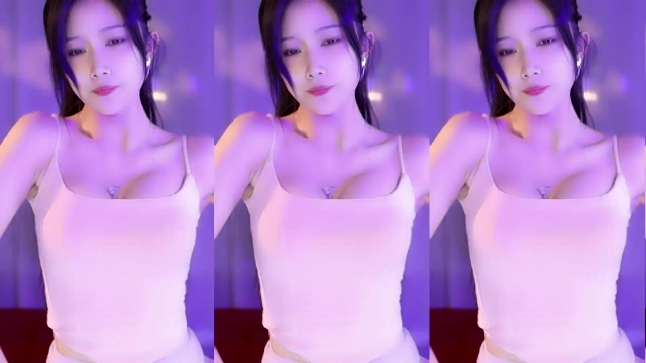 Douyu 一只萌七哟o20231223 Chinese girl live stream 000010