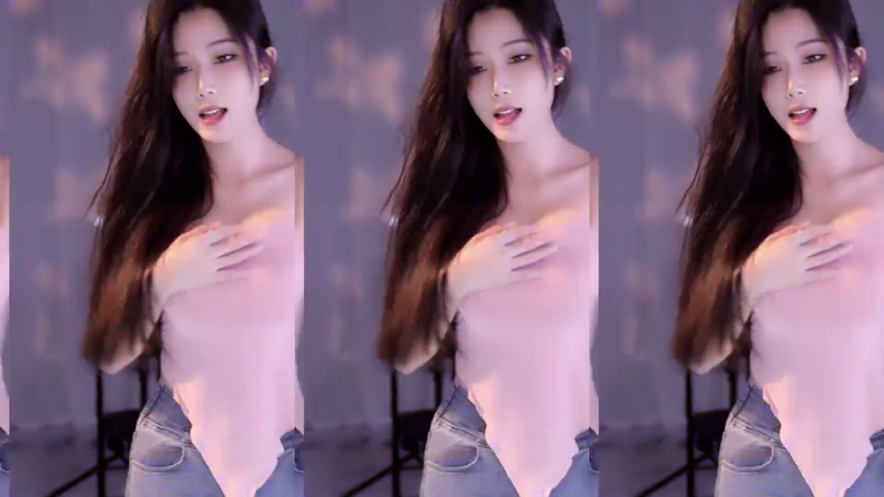 Douyin yizhimengqiyoo[一只萌七哟o]20231229 Chinese girl live dance 000001